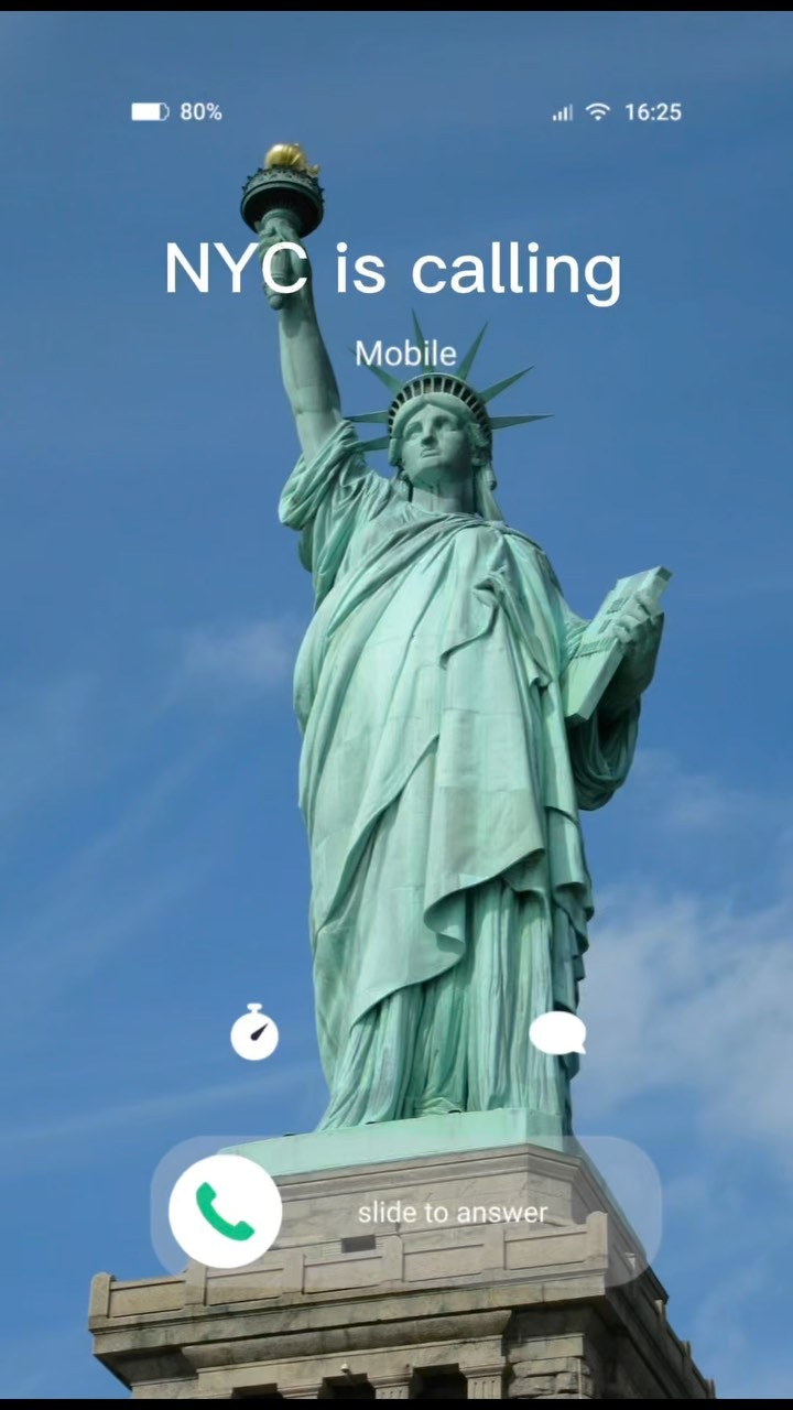 The call you’ve been waiting for 📞 #newyork #nyc #empirestatebuilding #trip #bigbustours