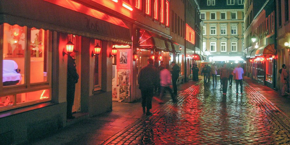 5 Best St.Pauli & Reeperbahn Tours - Explore Hamburg's Red Light District