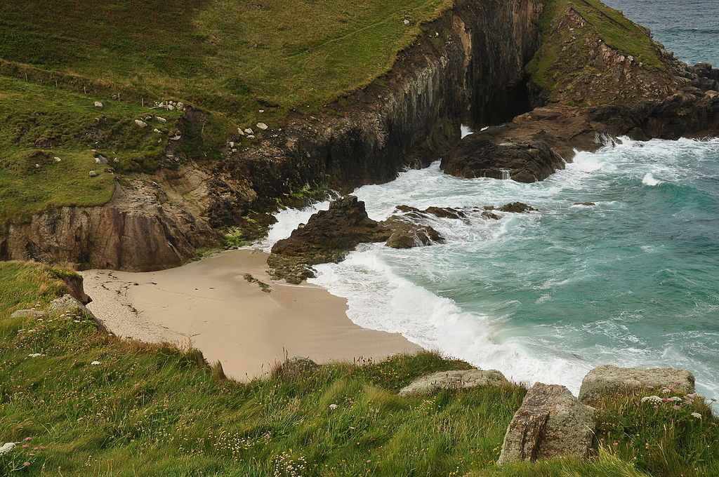 secret hidden beaches around the world