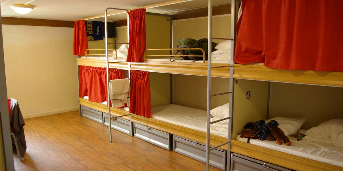 paris on a budget - cheap places to stay in paris