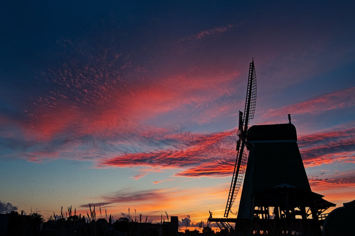 why take Amsterdam to Volendam day trip