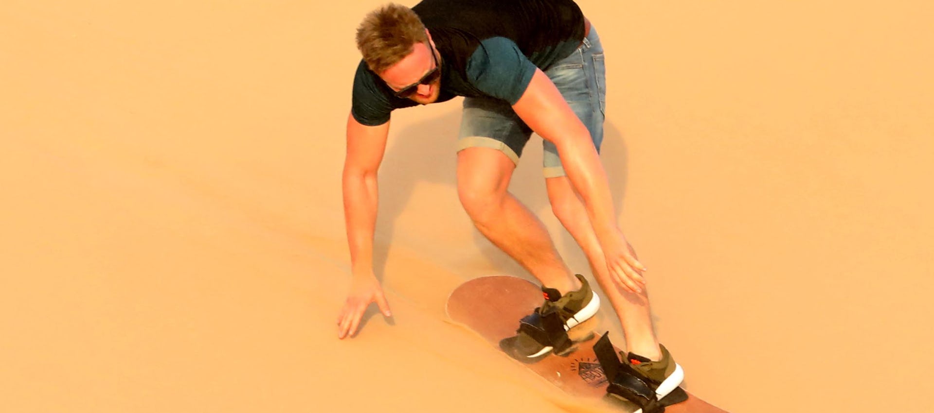 sandboarding in dubai