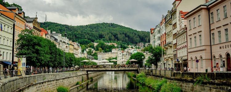 Prague to Karlovy Vary