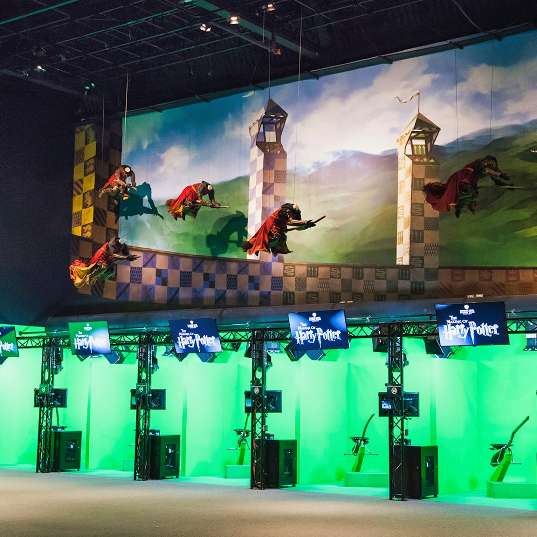 Warner Bros. Studio entrance with Harry Potter tour bus, London premium transfers.